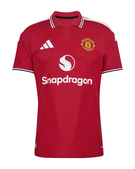 Домашняя футболка Manchester United красного цвета, вид спереди